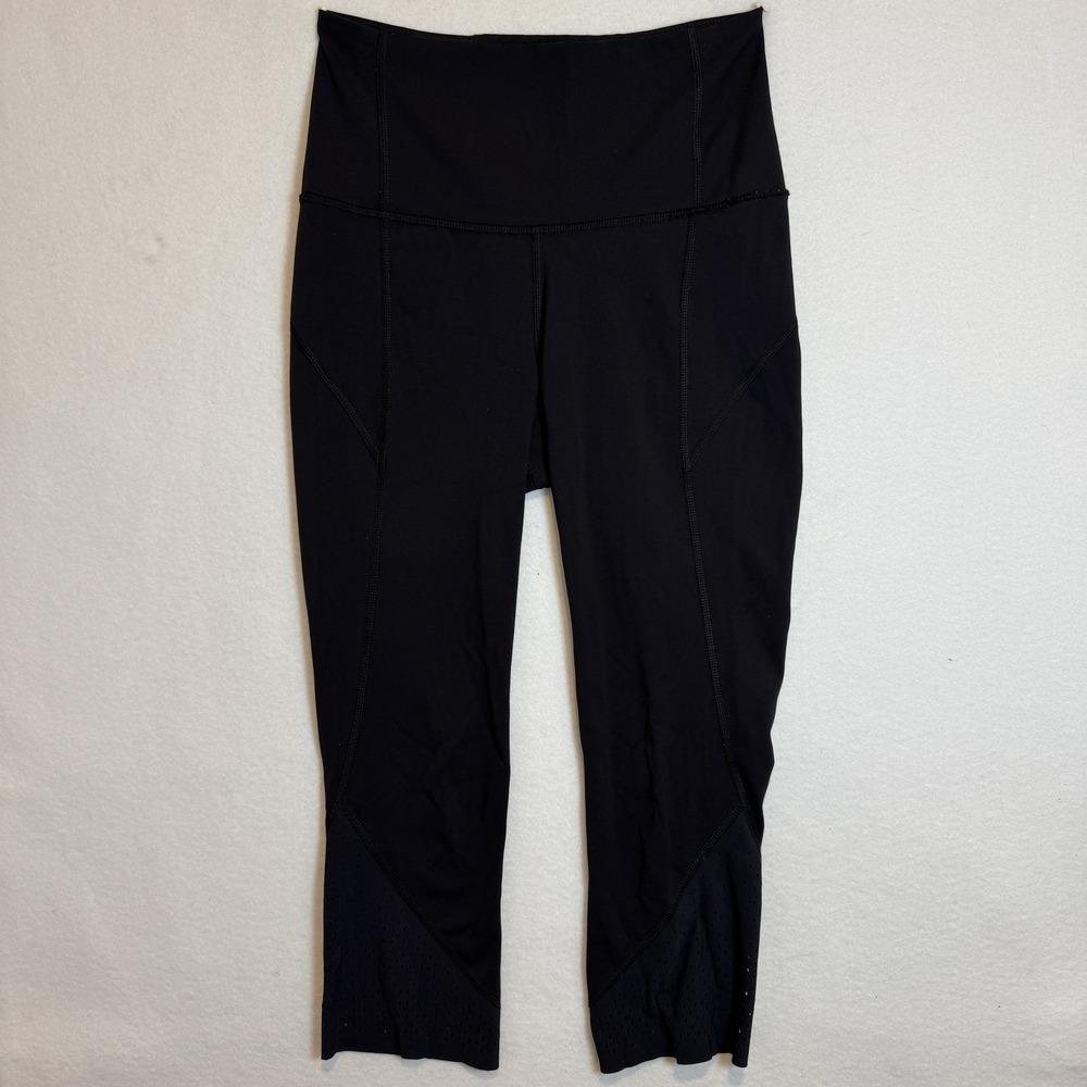 Lululemon Pants Women SZ 4 Black Crop 18" Inseam Gym‎ Yoga Perforated Bottom